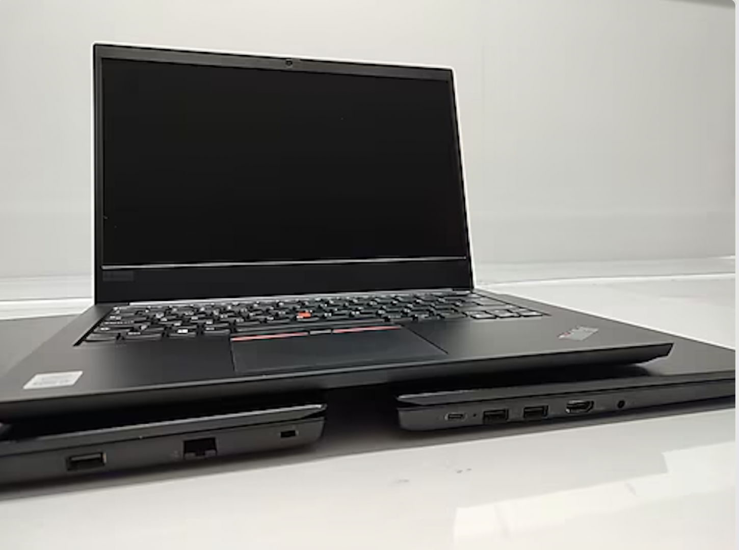 2.El Lenovo ThinkPad L570 Intel Core i5 6200U 2.3 GHz 8GB DDR4 256GB SSD 15.6